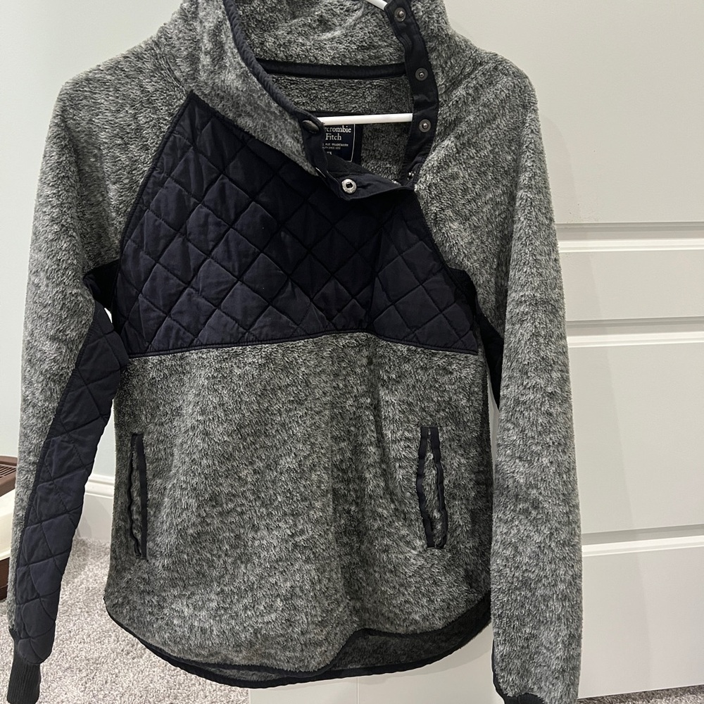 Abercrombie & Fitch Quilted Panel Pullover - Gray/Black